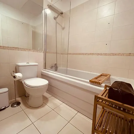 Apartment Pentire Point - Coastal Penthouse, Beaches, River & Restaurants Within Short Walk *
