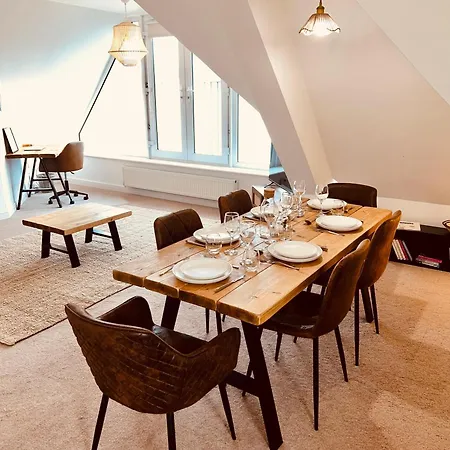 Pentire Point - Coastal Penthouse, Beaches, River & Restaurants Within Short Walk
