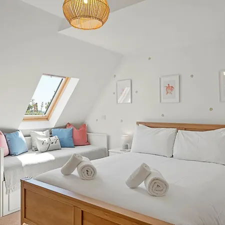 Pentire Point - Coastal Penthouse, Beaches, River & Restaurants Within Short Walk *