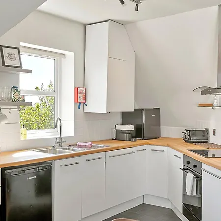 Pentire Point - Coastal Penthouse, Beaches, River & Restaurants Within Short Walk New Quay